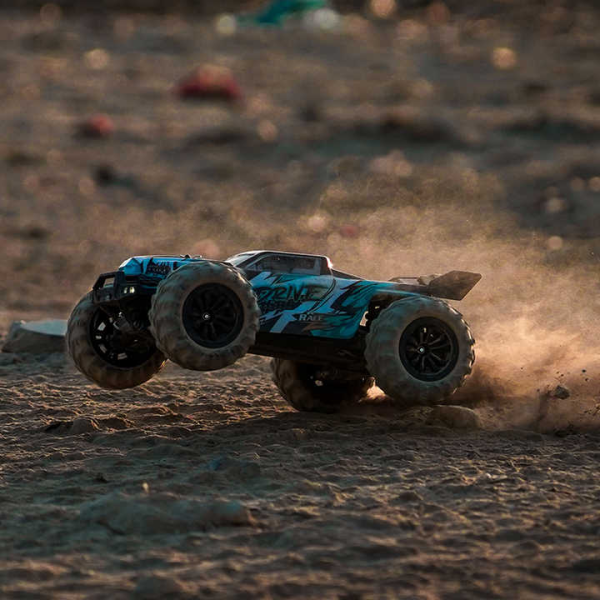Машинка на радіокеруванні SG116 MAX 1:16 - безщітковий монстр-трак 4WD до 80 км/год в комплекті 2 акумулятори